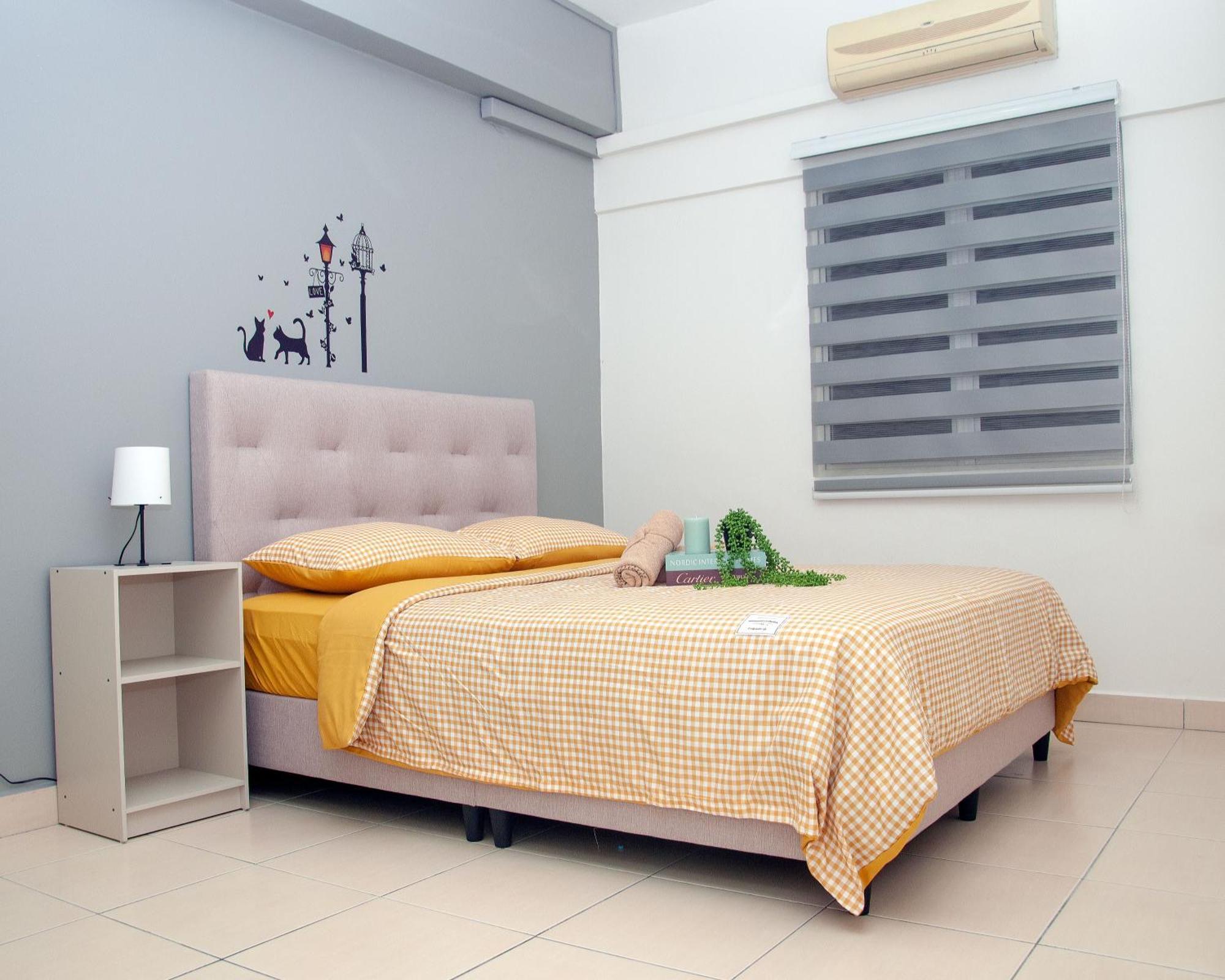 Five H Family Service Apartment Seri Kembangan Esterno foto